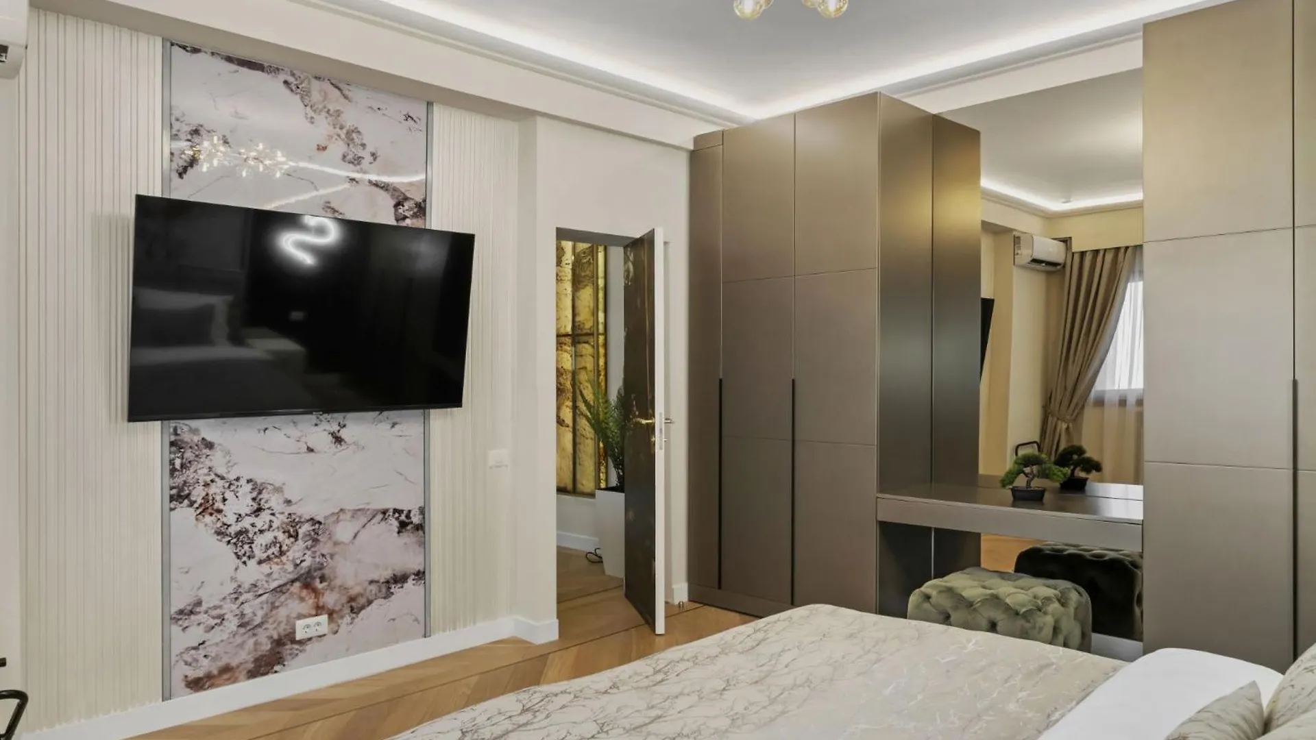 Central Two Rooms Apartment The Paradise Of Lights Bucharest