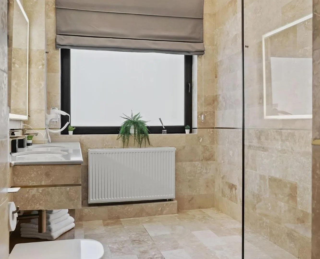 Central Two Rooms Apartment The Paradise Of Lights Bucharest