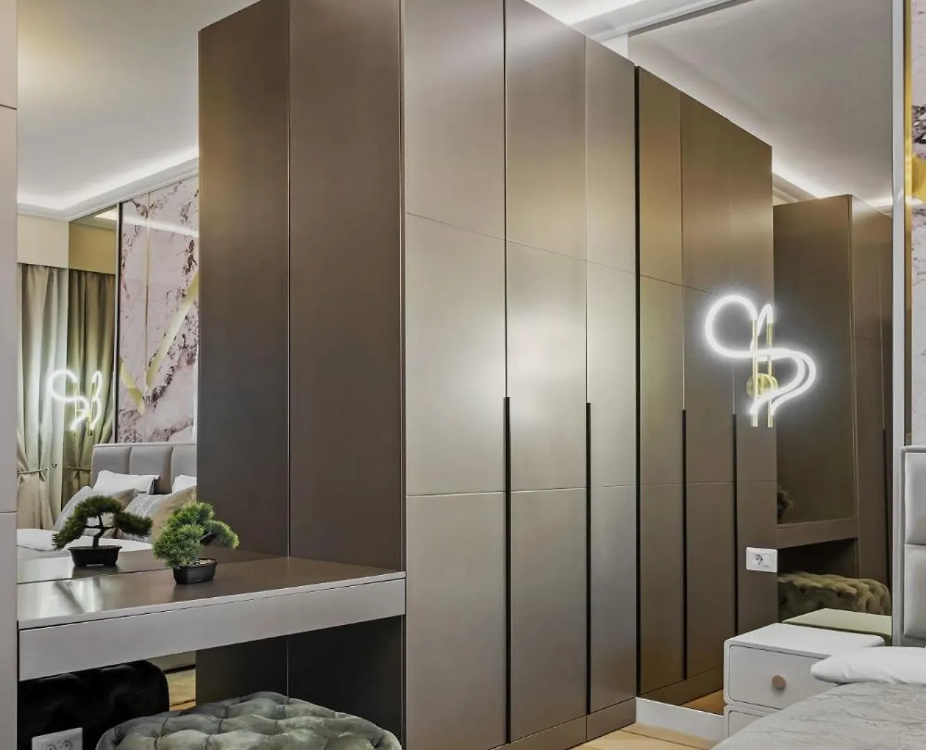Central Two Rooms Apartment The Paradise Of Lights Bucharest Romania