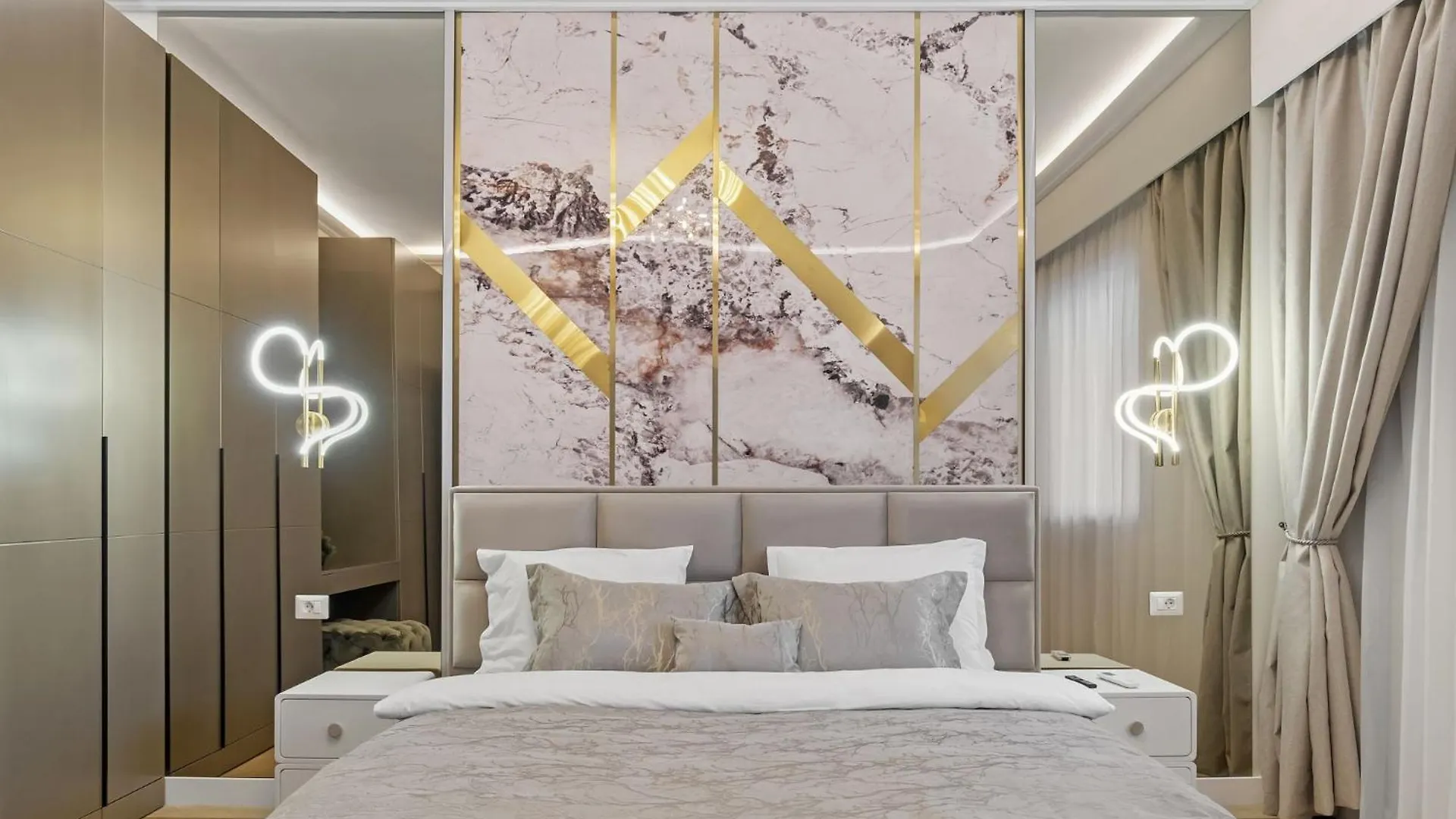 Central Two Rooms Apartment The Paradise Of Lights Bucharest 0*,  Romania
