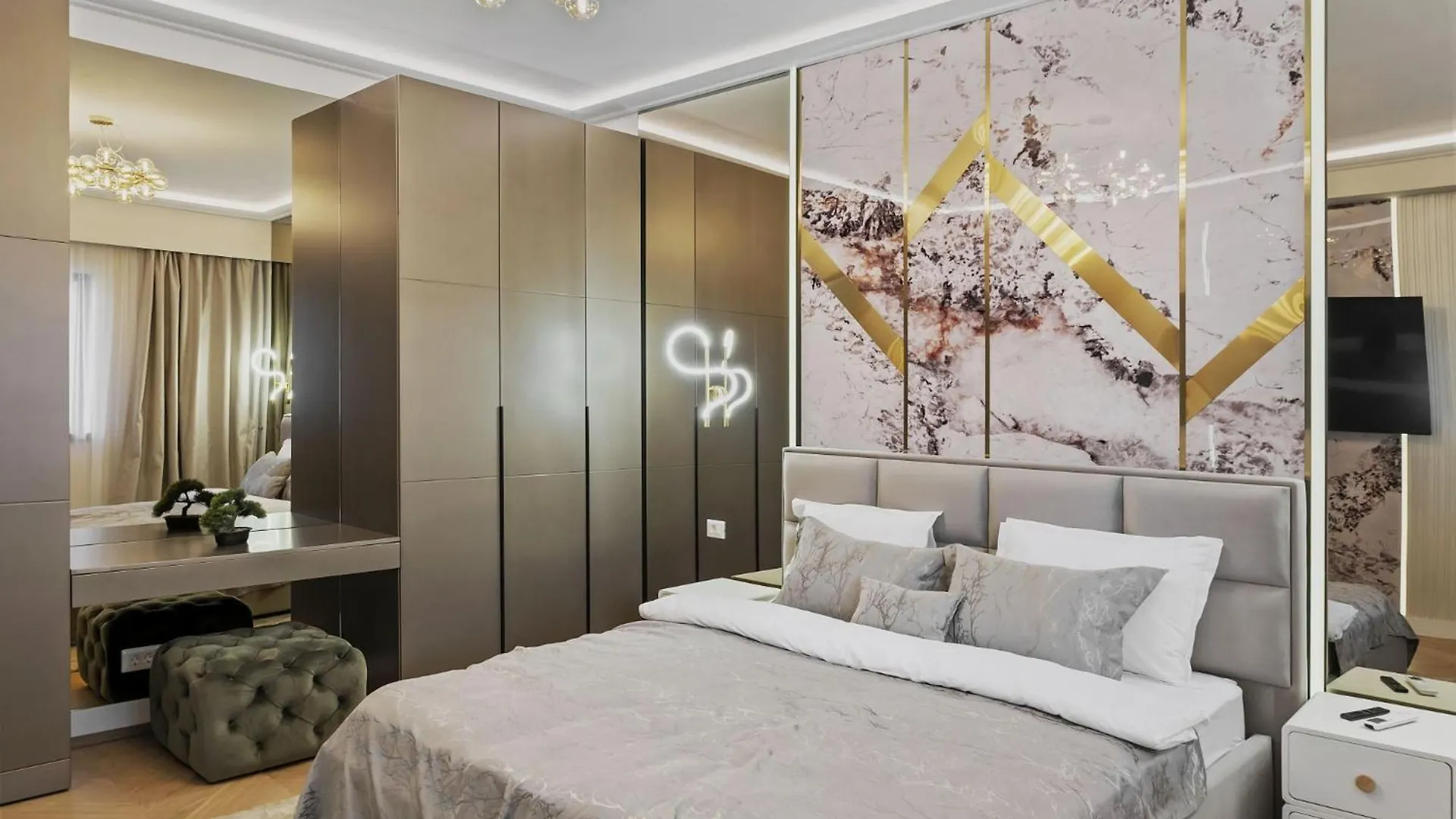 Central Two Rooms Apartment The Paradise Of Lights Bucharest Romania